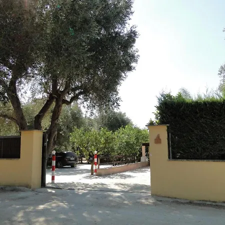 Quaint In With Swimming Pool Holiday home *
