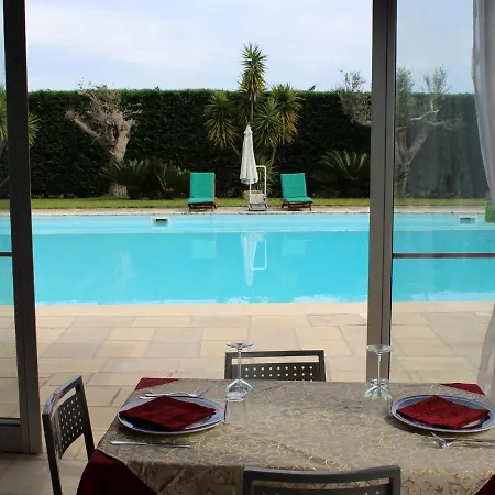 Quaint In With Swimming Pool *